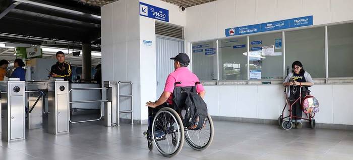 Personas con discapacidad recibirán apoyo para su desplazamiento en el Sistema de Transporte Masivo MIO