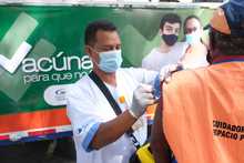 ‘Chiva de vacunación’, nueva estrategia para inmunizar a caleños y caleñas contra el covid-19