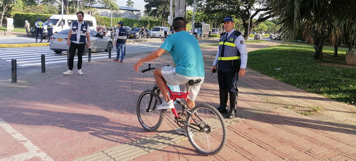 Más de 500 comparendos a infractores por invadir los bicicarriles