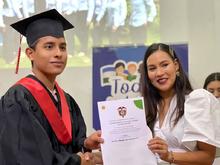38 beneficiarios de ‘Todas y Todos a Estudiar’ se graduaron del Centro Internacional de Estudios Balbino Solano