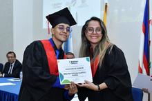 38 beneficiarios de ‘Todas y Todos a Estudiar’ se graduaron del Centro Internacional de Estudios Balbino Solano