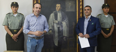 Retrato del prócer Joaquín de Cayzedo y Cuero fue entregado al alcalde Alejandro Eder por el Concejo de Cali