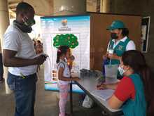 Niños, niñas y adultos recibieron su vacuna hoy en la IEO Nuevo Latir