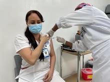 Profesionales de la salud invitan a los caleños a vacunarse contra la covid-19