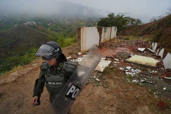 Operativo conjunto entre Alcaldía y Policía recupera área protegida del Cerro de la Antena en Cali