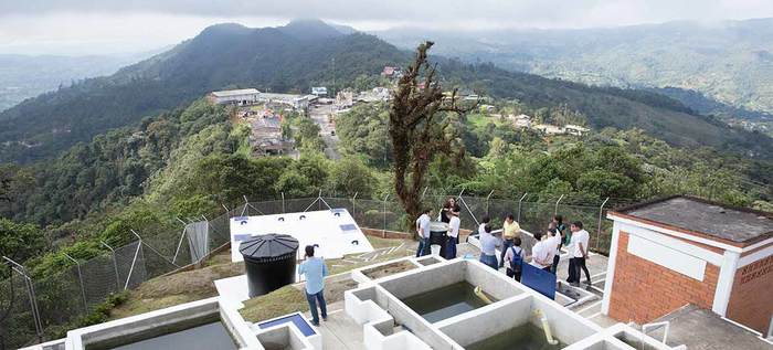 Habitantes y turistas del kilómetro 18 tienen agua potable