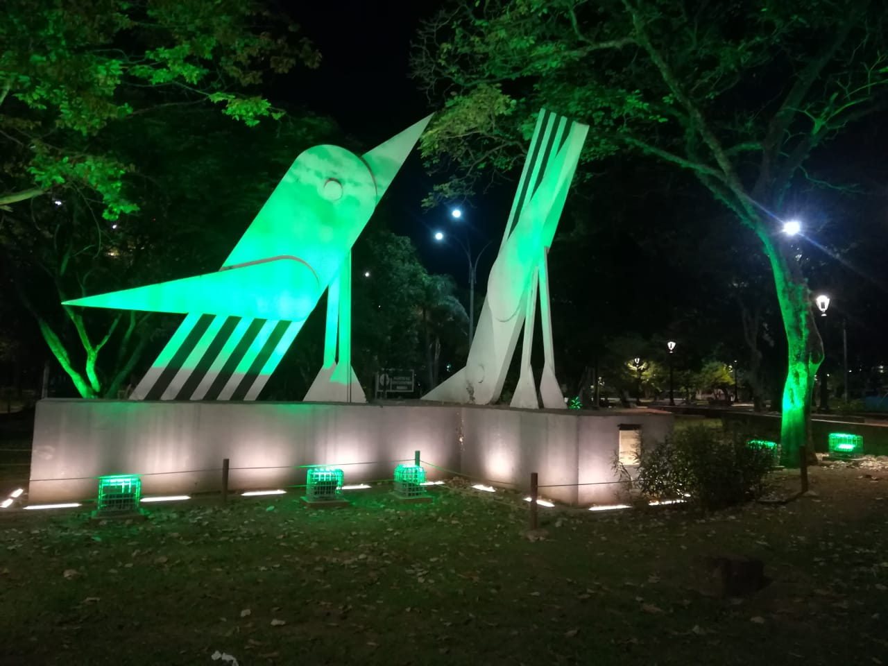 Seis monumentos se iluminan de verde este fin de semana, para conmemorar el Día Mundial contra la ELA 