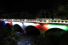 El Puente Ortiz y la Loma de la Cruz se iluminan con la bandera de Cali