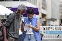 En la Plaza de Cayzedo, ciudadanos aprenden sobre el manejo de residuos sólidos