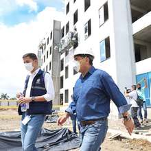 Ospina entregó 60 apartamentos en ciudadela Río Cauca II e hizo un llamado a construir barrio y solidaridad